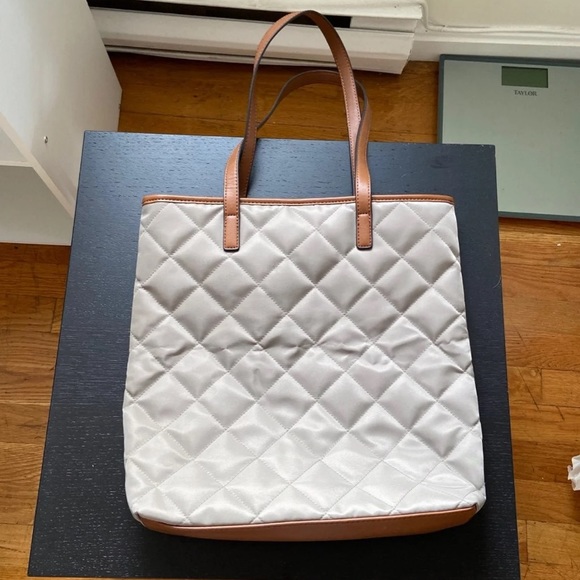 Tommy Hilfiger Quilted Nylon Tote - Picture 3 of 9